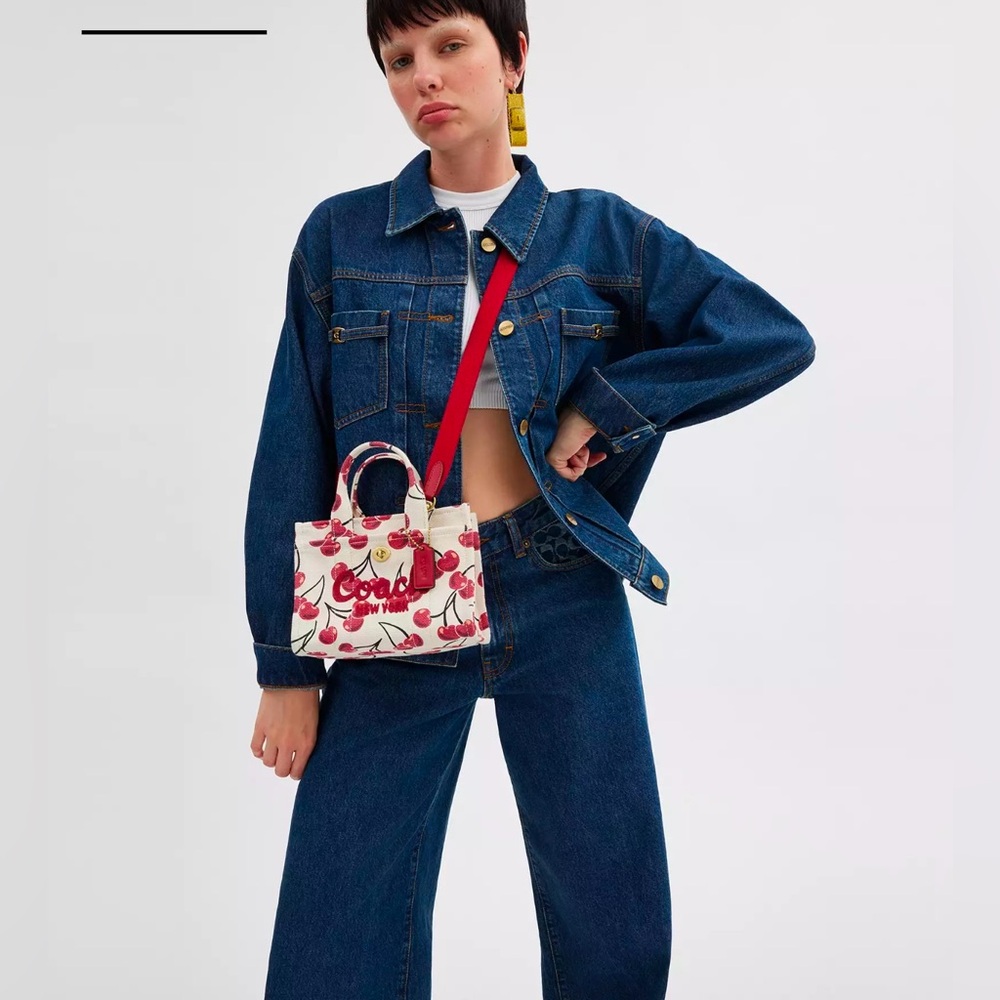 Coach Cargo Tote Bag 20 With Cherry Print 🍒